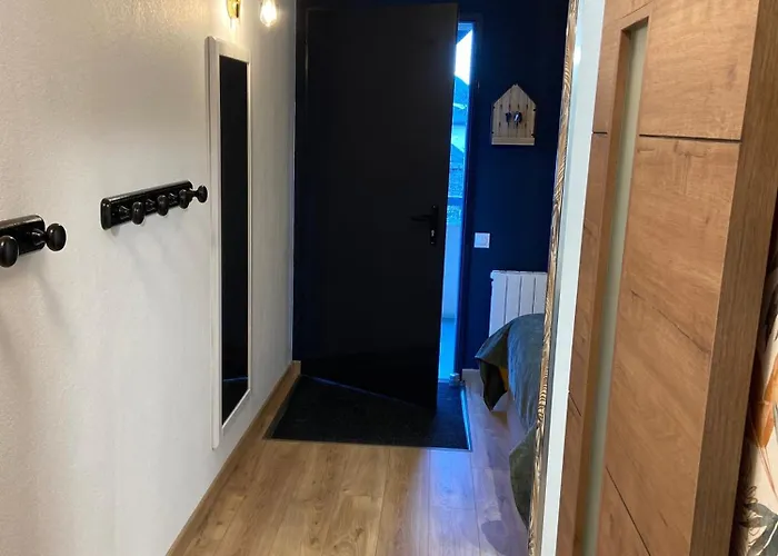 アパート 203 サン・ラリー・スラン